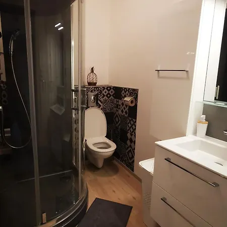 アパート Confort Et Nature A : Apt 3 Etoiles Avec Terrasse Et Proche Centre-ville - Fr-1-584-290 ナンシー